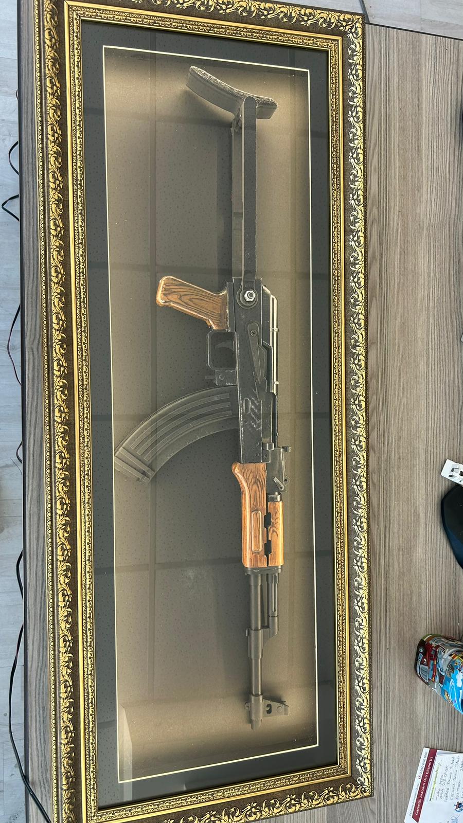 AK-47 TABLO