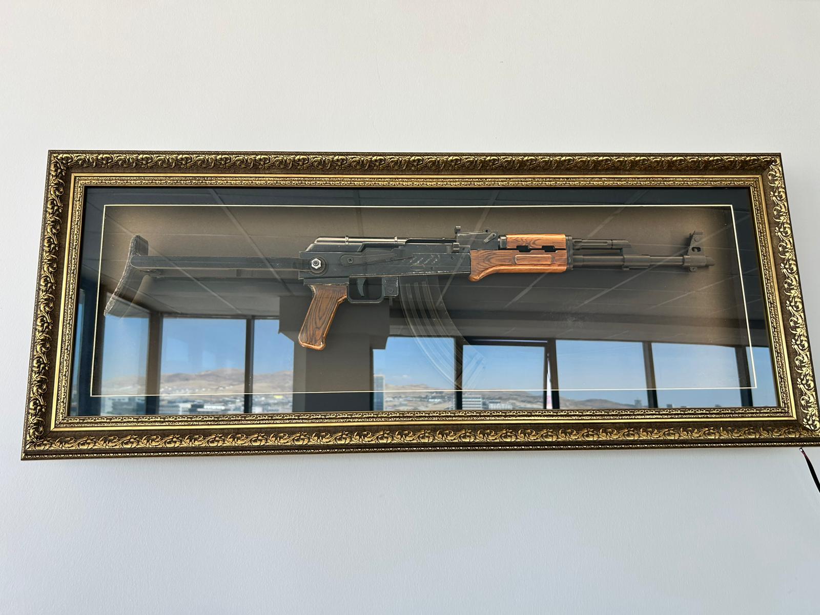 AK-47 TABLO