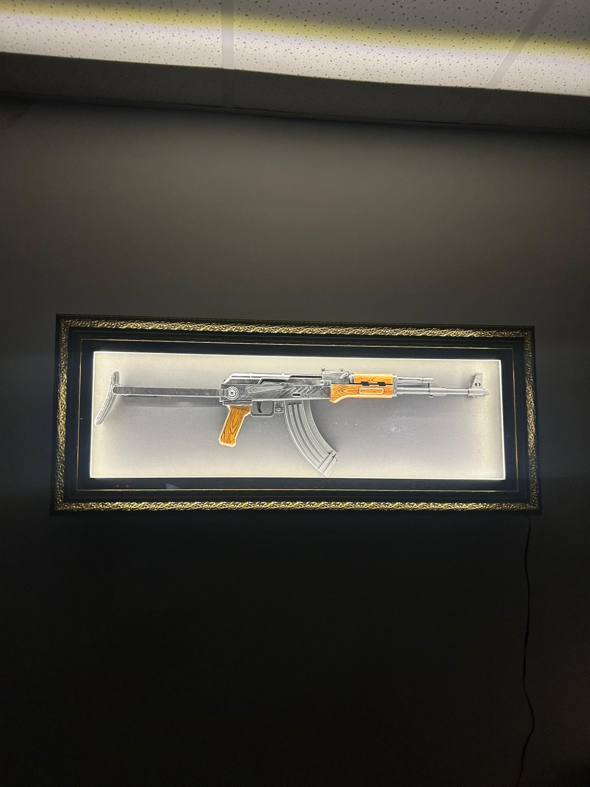 AK-47 TABLO