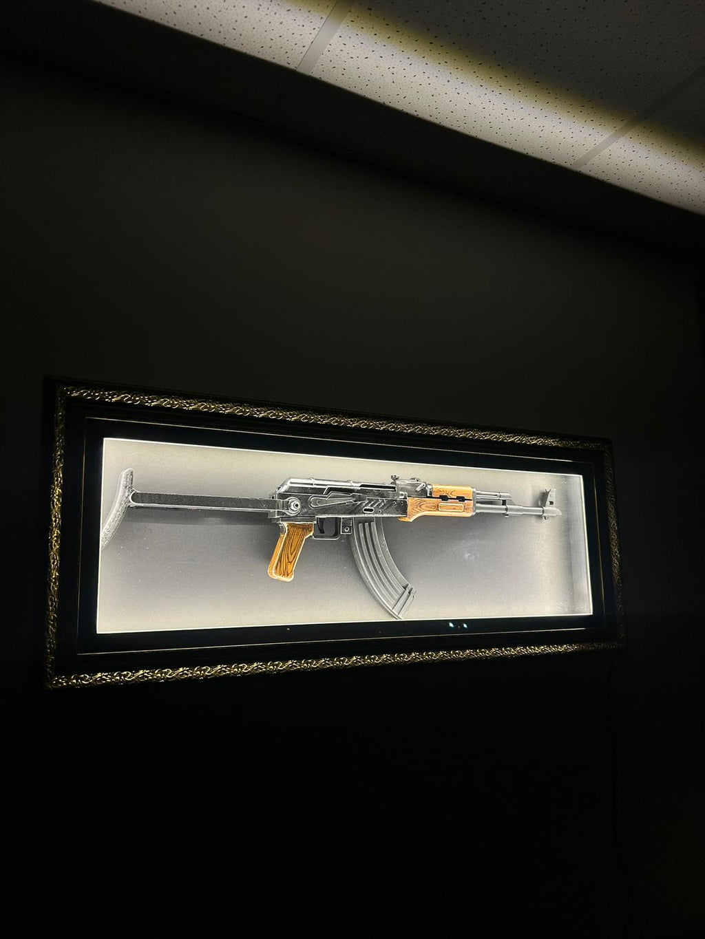 AK-47 TABLO